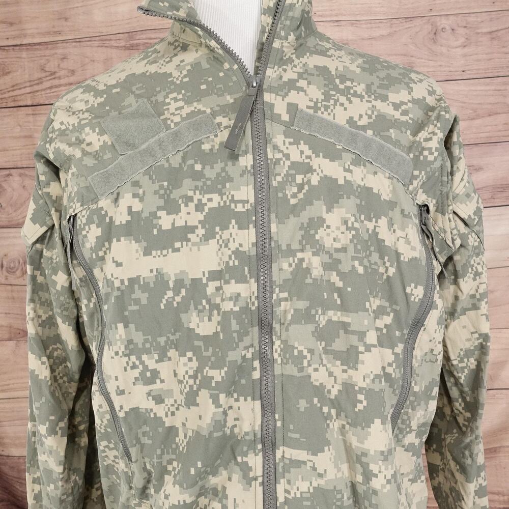 US Army ECWCS Gen III Wind Cold Weather Jacket Mens‎ Small Long ACU Digital Camo
